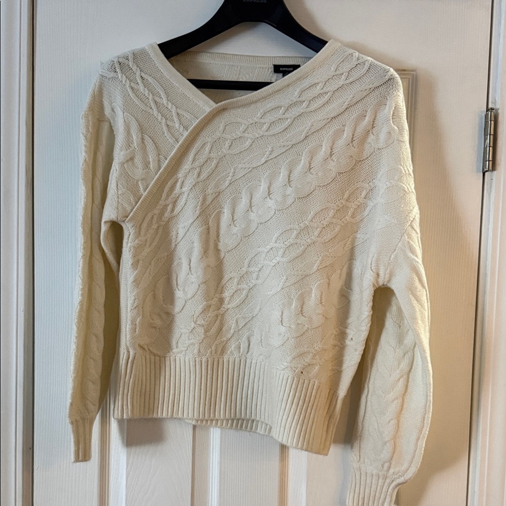 Express Ivory V-Neck Cable Knit Sweater